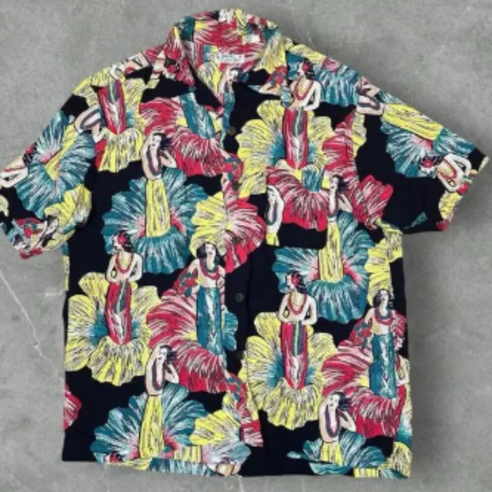Sun Surf 100% Rayon Hula Girl Print Aloha Hawaiian Shirt Japan Made Medium